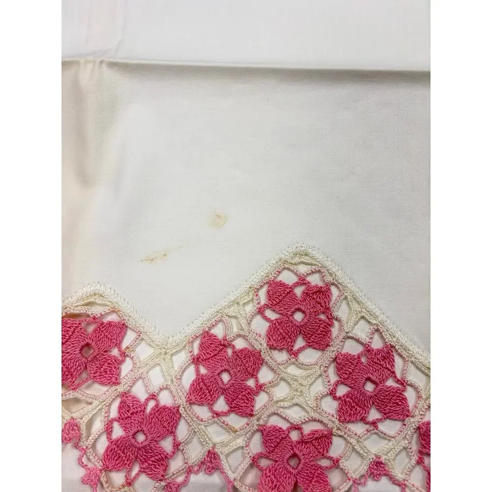 VTG 2 pink crochet flower decorative edged pillowcases. Standard size.